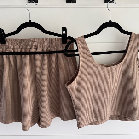 Ribbed Tank Top and Shorts Set in Mocha, Size Large - Picture 3 of 9